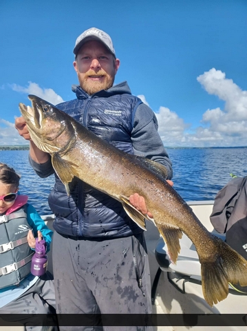35" Lake Trout caught on Round Lake