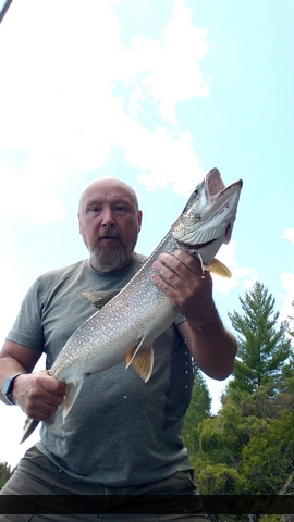 32" Lake Trout caught on Kakagi Lake
