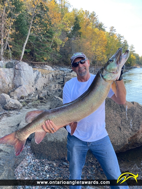 50" Muskie caught on Lake of the Woods