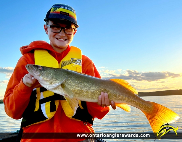 27" Walleye caught on Blue Lake