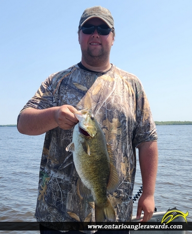 20" Smallmouth Bass caught on Lake of the Woods