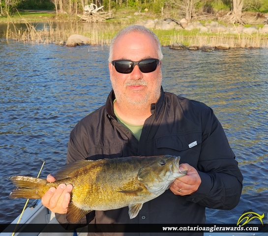 20" Smallmouth Bass caught on Lake of the Woods