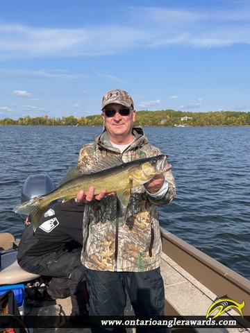 25.75" Walleye caught on Lake of the Woods