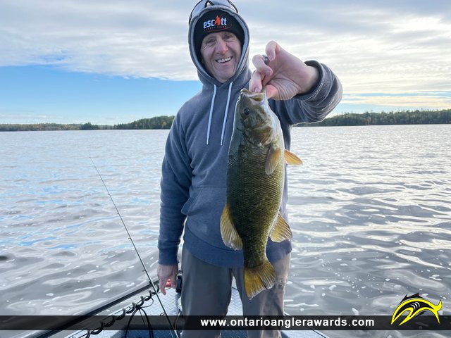 17.5" Smallmouth Bass caught on Lake of the Woods