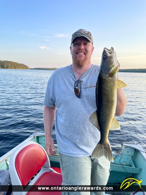 25" Walleye caught on Loonhaunt Lake