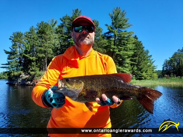 19" Smallmouth Bass caught on Namakan Lake