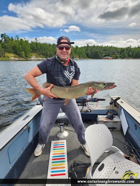 42" Muskie caught on Lake of the Woods