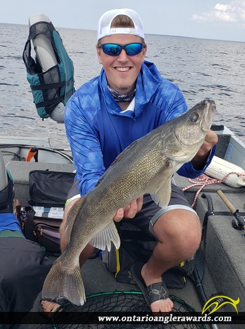 28" Walleye caught on Lake of the Woods