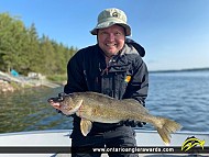 25" Walleye caught on Winnipeg River 