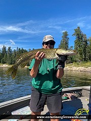 32" Northern Pike caught on Winnipeg River 
