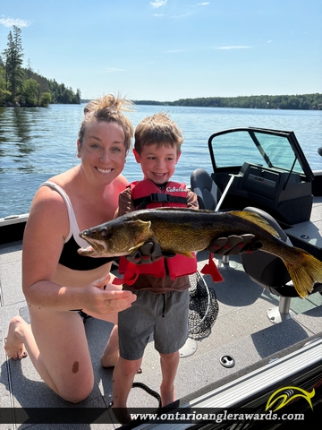 27" Walleye caught on Woodchuck Bay 