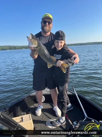 28" Walleye caught on Malachi Lake