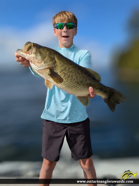 19" Largemouth Bass caught on Big Rideau Lake
