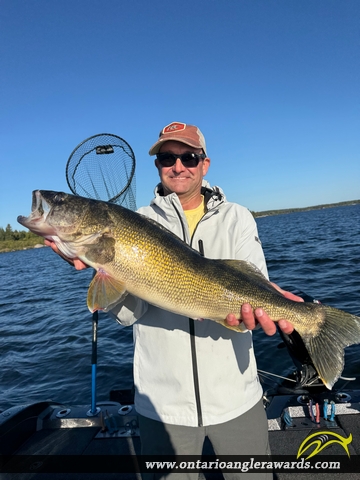 28" Walleye caught on Gun Lake