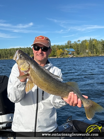 28" Walleye caught on Pistol Lake