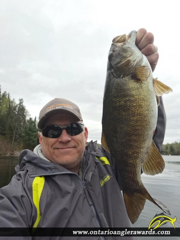 18.5" Smallmouth Bass caught on Windy Lake
