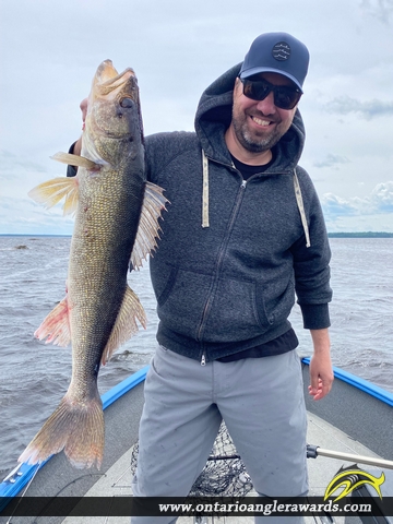 30" Walleye caught on Pakwash Lake