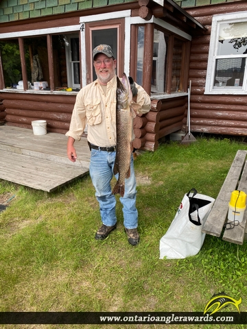33" Northern Pike caught on Dog Lake