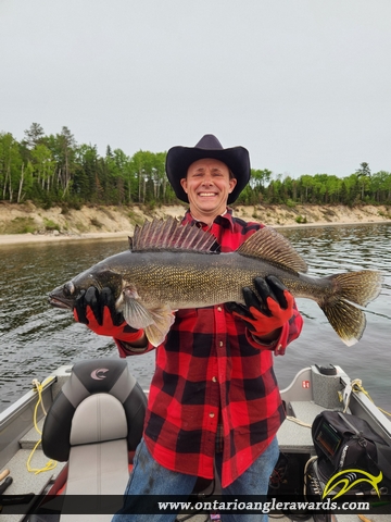 29" Walleye caught on Lac Seul