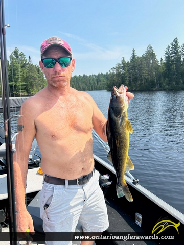 27.5" Walleye caught on Lake Herridge