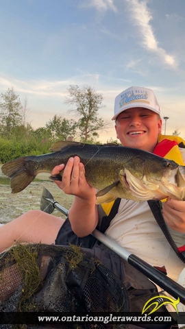 20" Largemouth Bass caught on Clam Lake 