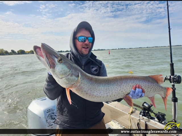 48" Muskie caught on Lake St Clair