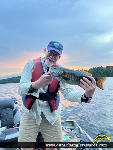 18" Smallmouth Bass caught on Highwind Lake
