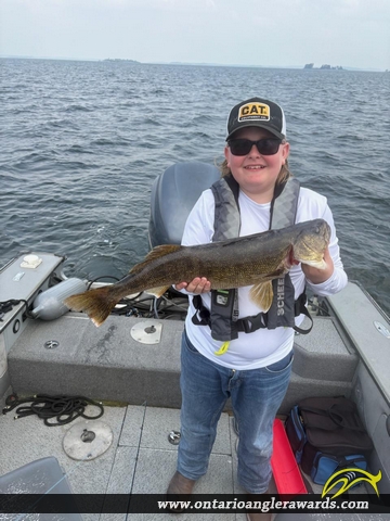27" Walleye caught on Rainy Lake
