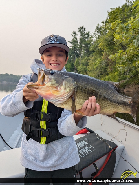 22" Largemouth Bass caught on Kahshe Lake 