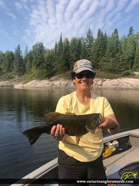 18" Smallmouth Bass caught on Winnipeg River 