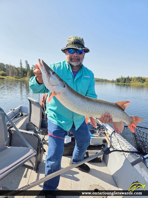41" Muskie caught on Roughrock Lake