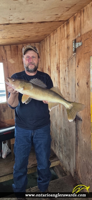 25" Walleye caught on Lake of the Woods 