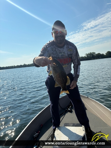 18.5" Smallmouth Bass caught on Roblin Lake