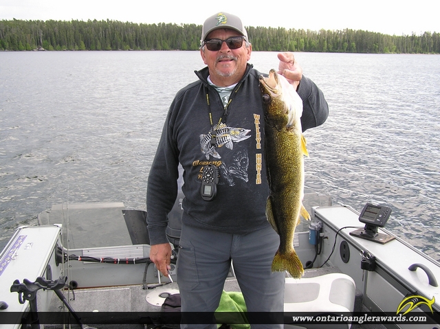 25" Walleye caught on Wawang Lake