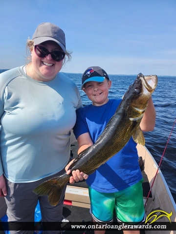 28" Walleye caught on Lake Wanapitei